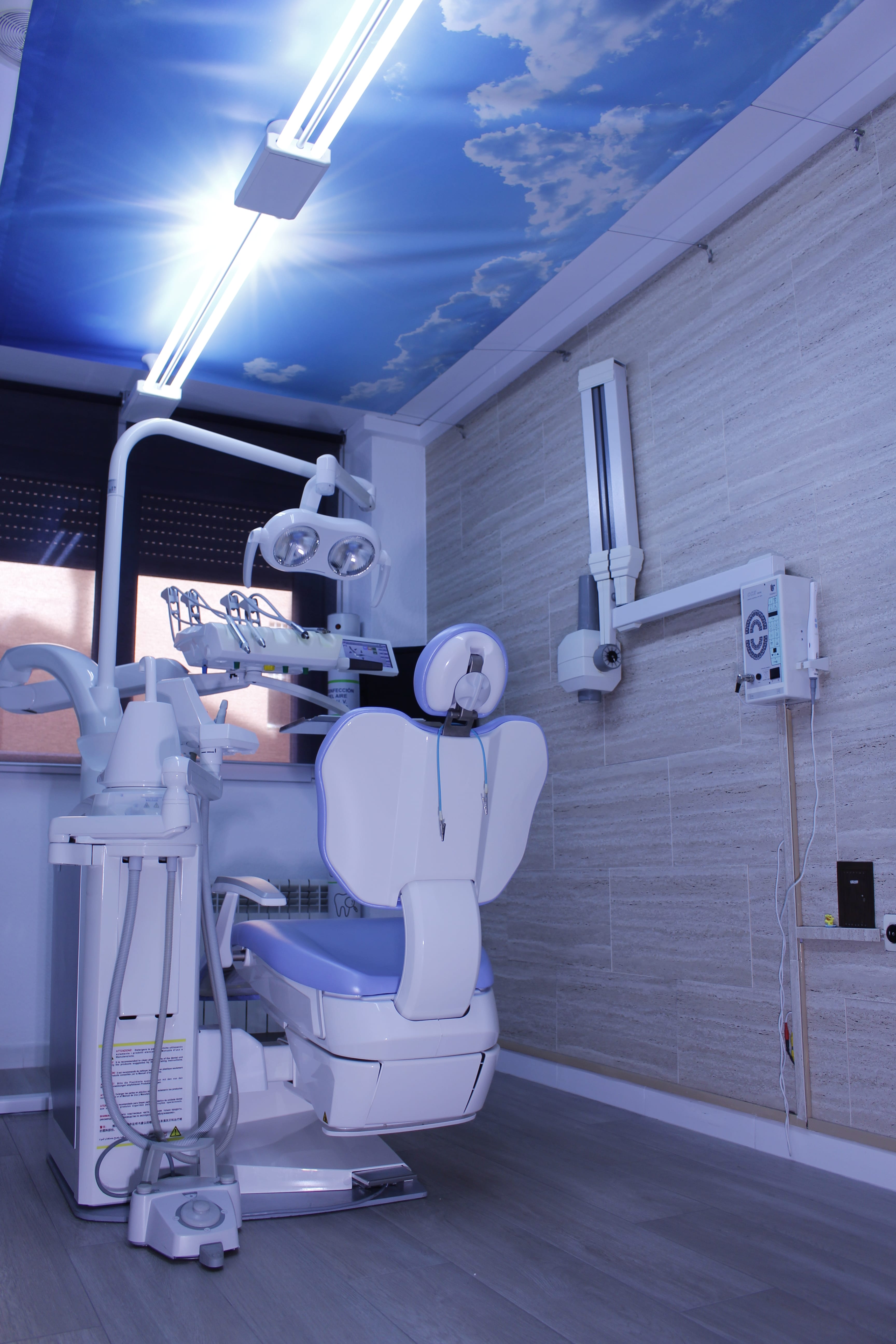 Sillón odontológico de la Clínica Dental Javier Corzo en Granada